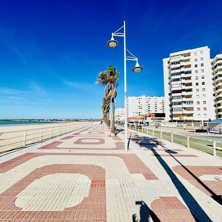 Gatu Arena " Preferente Mayores De 25 Anos Y Familias " El Puerto de Santa María Exterior foto