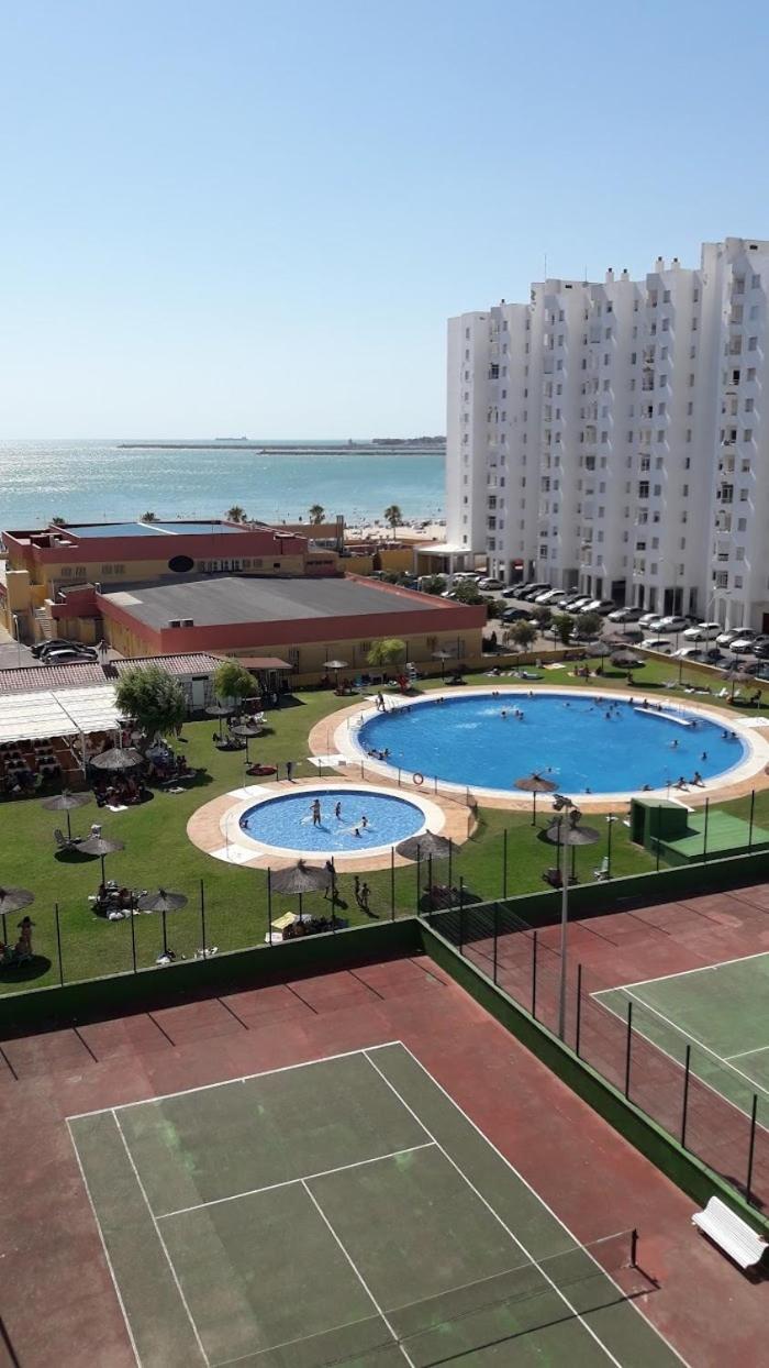 Gatu Arena " Preferente Mayores De 25 Anos Y Familias " El Puerto de Santa María Exterior foto